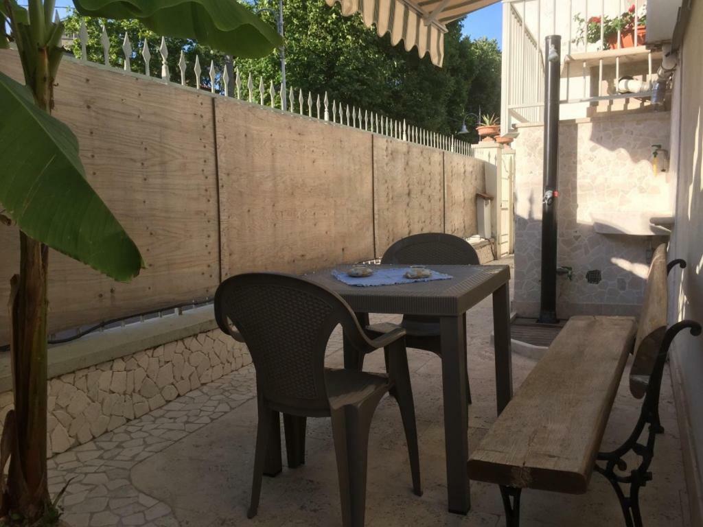 La Casa Di Rosi Al Mare Lejlighed Vada Eksteriør billede